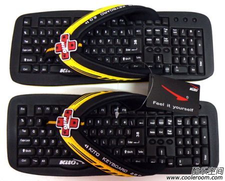 搞怪的键盘拖鞋